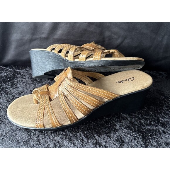 Clarks Women’s Leather Wedge Sandals 8.5M Tan Comfort Slip On Strappy Slide - Picture 1 of 8